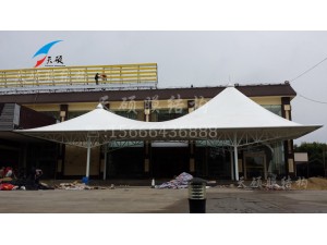 裕華山莊出入口遮雨膜結構